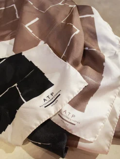 ATP Atelier Ortanella Sidenscarf Svart Vit Sale